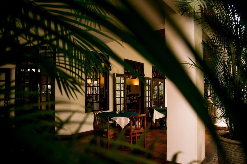 Bronte Hotel Harare Exterior photo